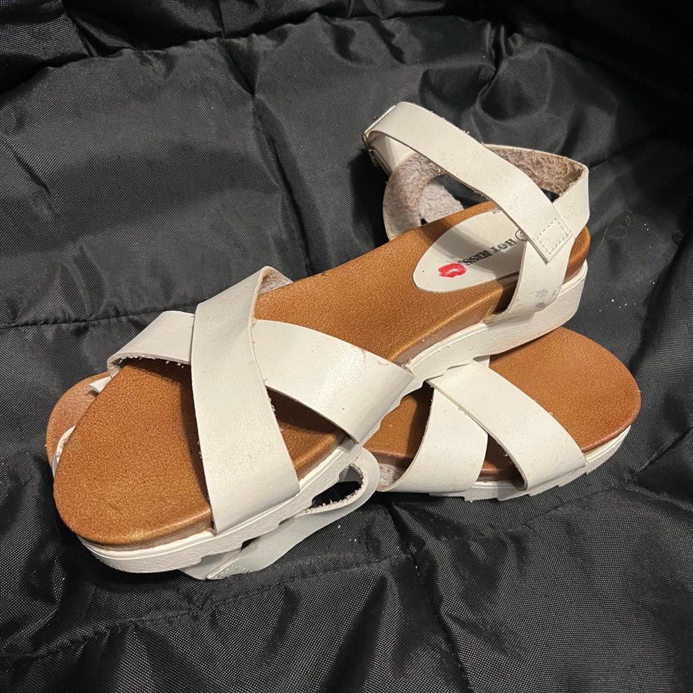 Womens size 7, white leather strap sandal